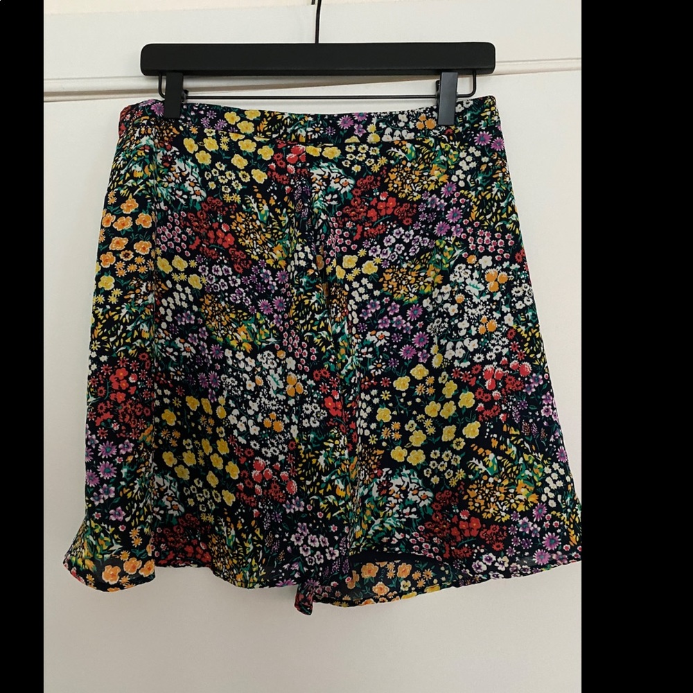 Floral mini skirt